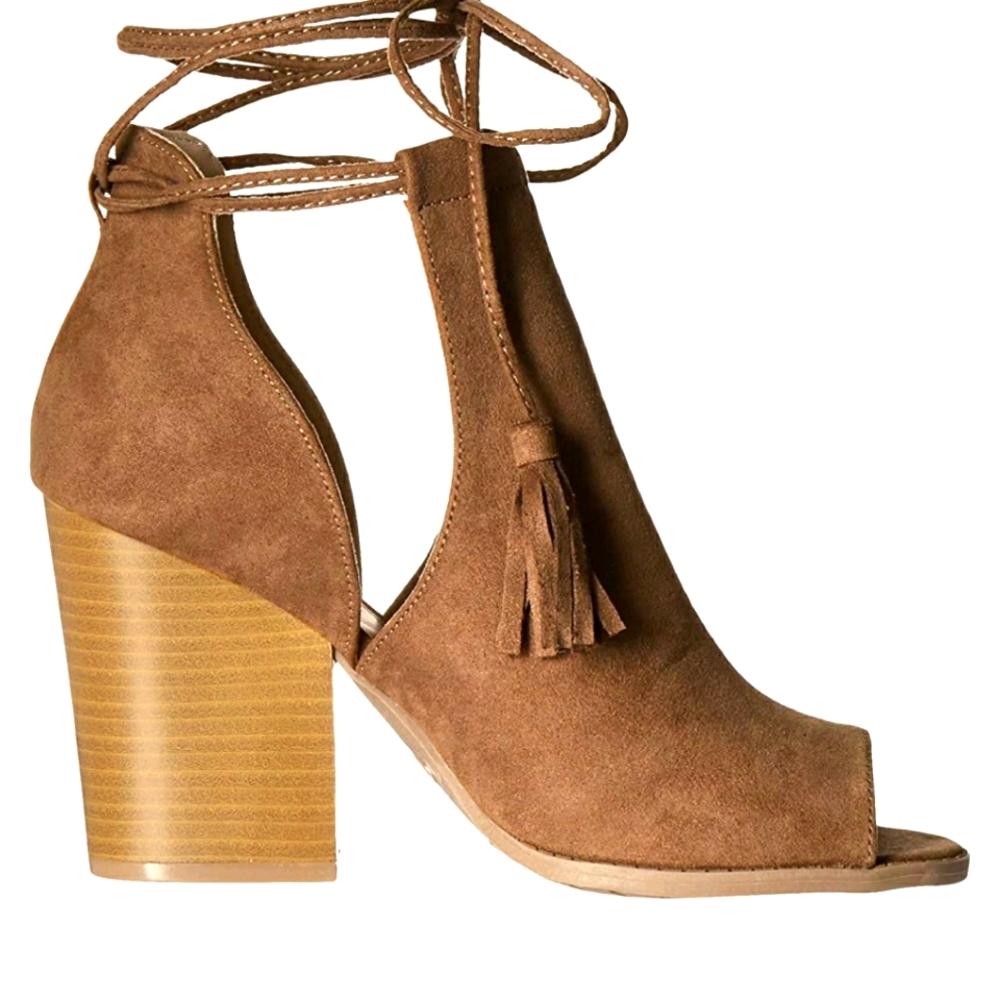 Size 8 Tan lace around ankle booties